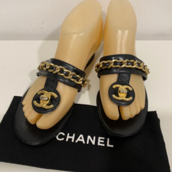Chanel Vintage 90s CC turn lock chain thong sandals leather - Picture 4 of 14
